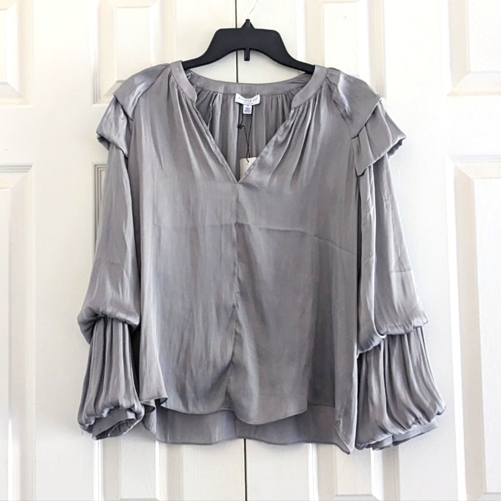 ANTHROPOLOGIE ∥ CURRENT AIR Split Neck Bubble Sleeves Blouse